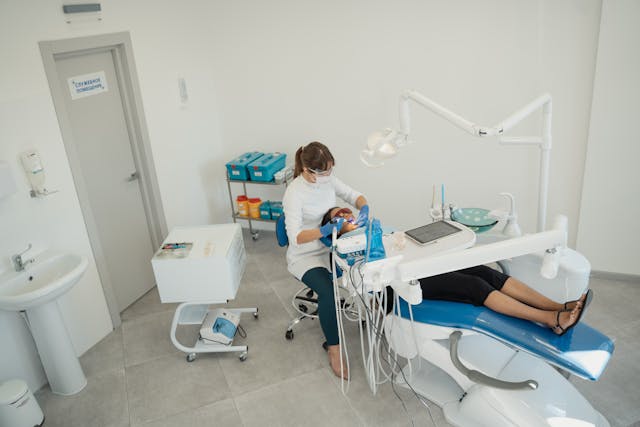 חדשנות בטכנולוגיות חריטה ו-CAD/CAM בשיניים